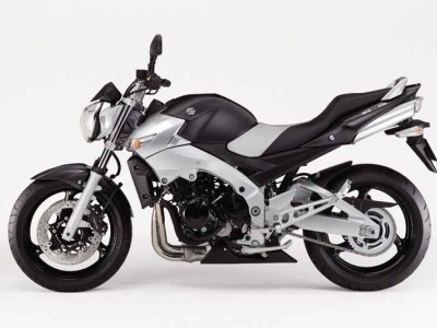 Suzuki GSR600 photo