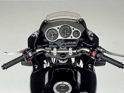 Yamaha TDM850 photo