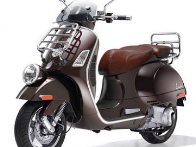 Vespa GTV Via Montenapoleone photo