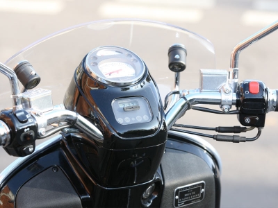 Vespa GTV Via Montenapoleone photo