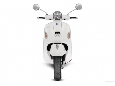 Vespa GTS300 Super photo