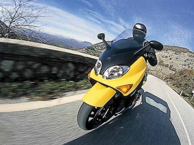 Yamaha T-Max (2001 and beyond) photo
